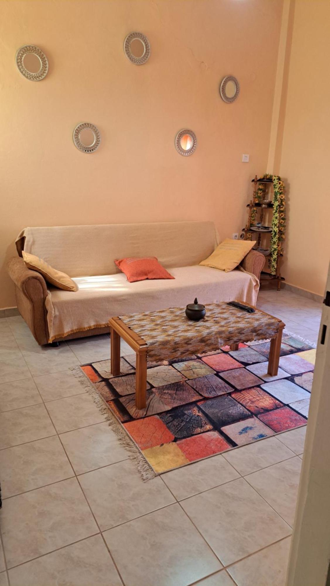 Apartment Getaway In Sparti Buitenkant foto